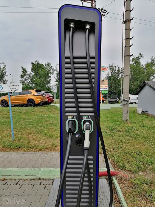 PRE, Pardubice - Trnová, Poděbradská ul., autosalon Ford Auto In