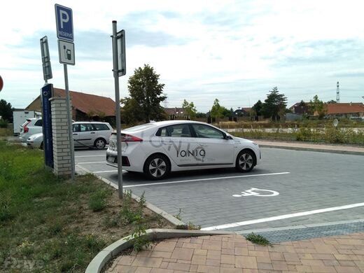 PRE, Praha  -Šeberov, ul. K Hrčířům, parkoviště u radnice