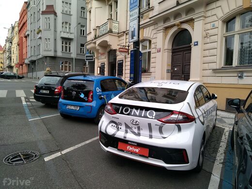 PRE, Praha 2 - Vinohrady, Polská ul., chytrá lampa Smight