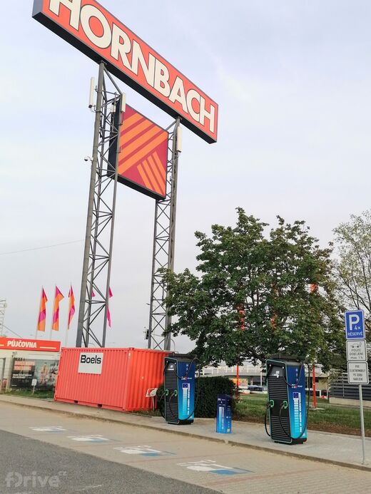 PRE, Praha 20 - Černý Most, Chlumecká ul., Hornbach