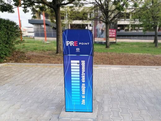 PRE, Praha 20 - Černý Most, Chlumecká ul., Hornbach