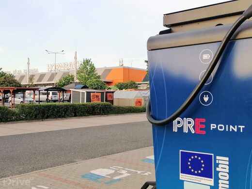 PRE, Praha 20 - Černý Most, Chlumecká ul., Hornbach