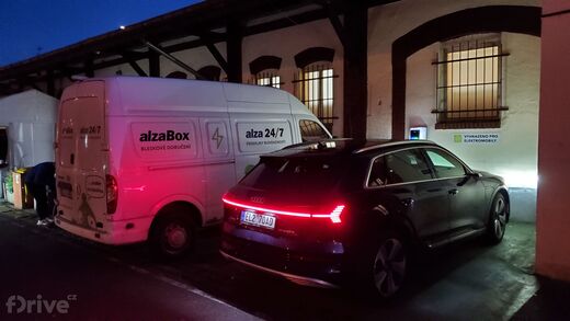 PRE, Praha 7 - Holešovice, Jateční ul., prodejna Alza.cz