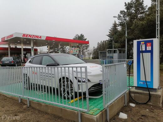 PRE, Roudnice nad Labem, Hornická ulice, čerpací stanice Benzina