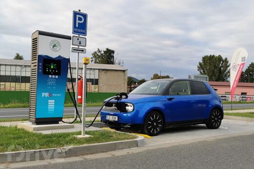 Honda e u stanice PRE na čerpací stanice Euro Oil v Šumperku.