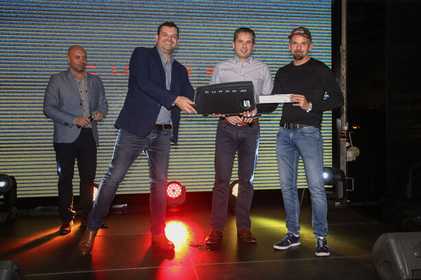 Předání klíče Petru Fulínovi