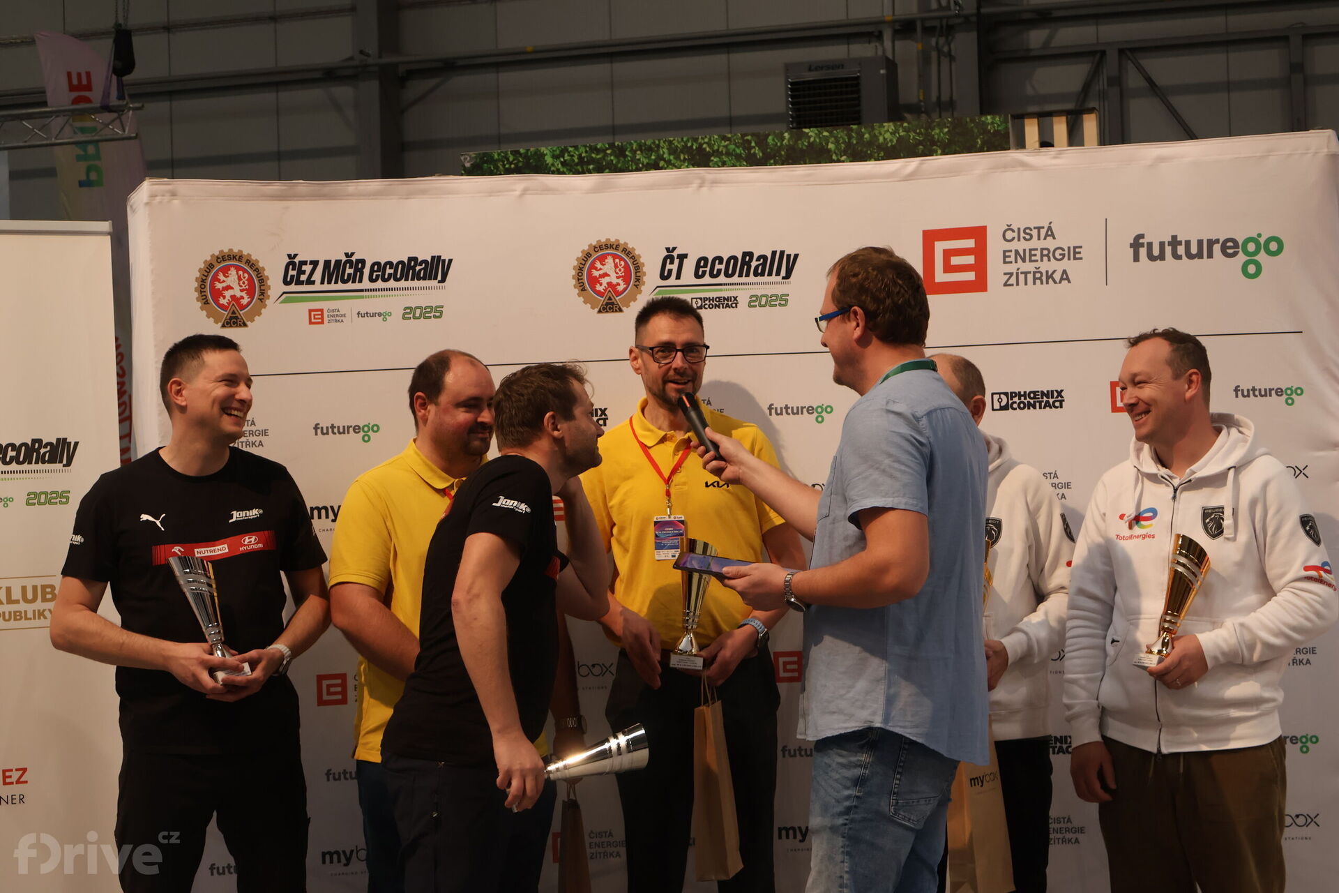 Předávání pohárů v hodnocení spotřeby