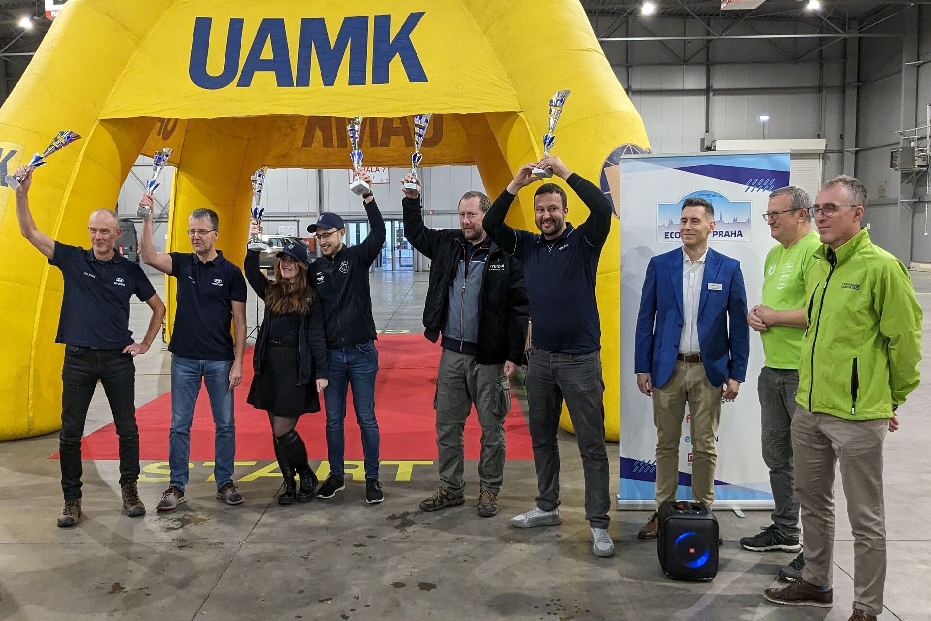 Předávání pohárů vítězům v kategorii pravidelnost