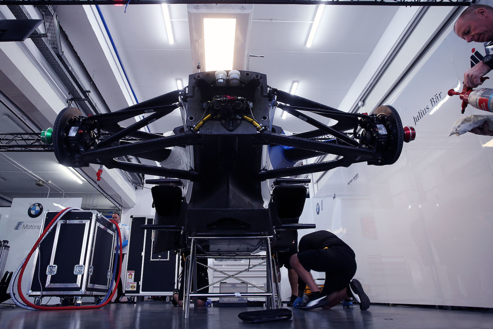 Přední zavěšení vozu Formule E