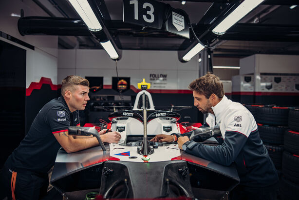 Předsezónní testy Formule E ve Valencii 2023