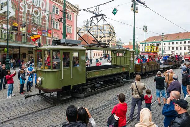 Průvod historických tramvají Praha