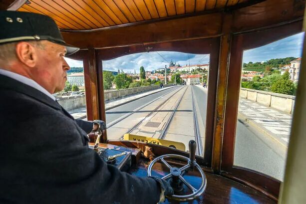 Průvod historických tramvají Praha