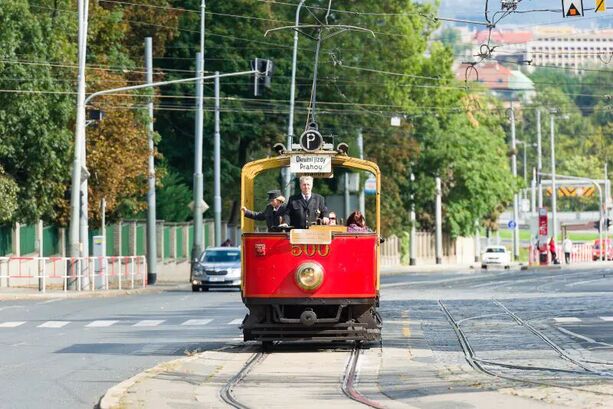 Průvod historických tramvají Praha
