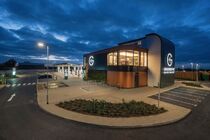 První britská dobíjecí stanice na solární pohon