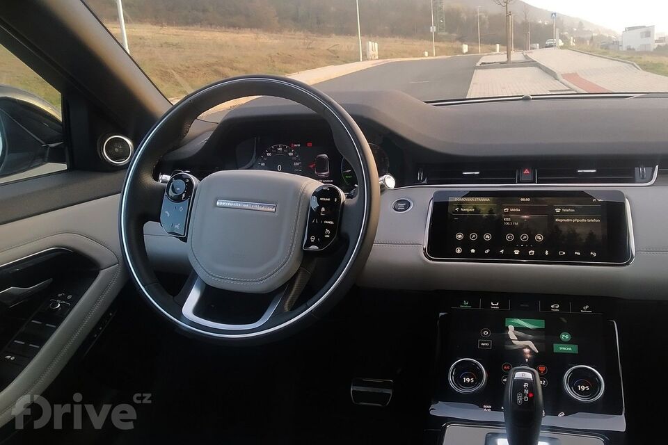 Range Rover Evoque P300e