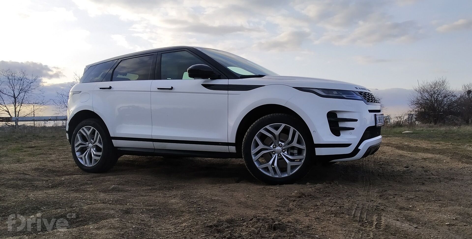 Range Rover Evoque P300e S