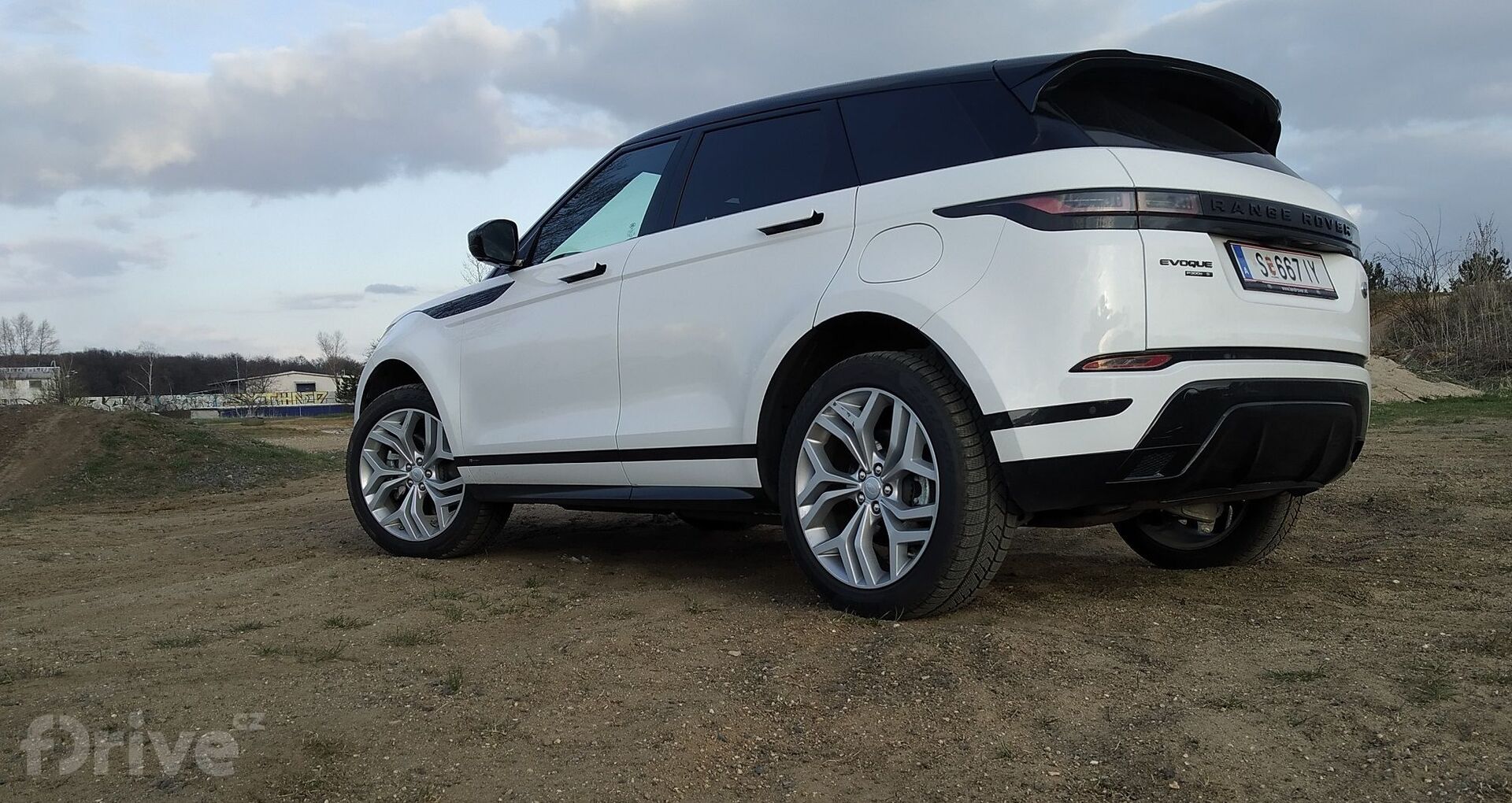Range Rover Evoque P300e S
