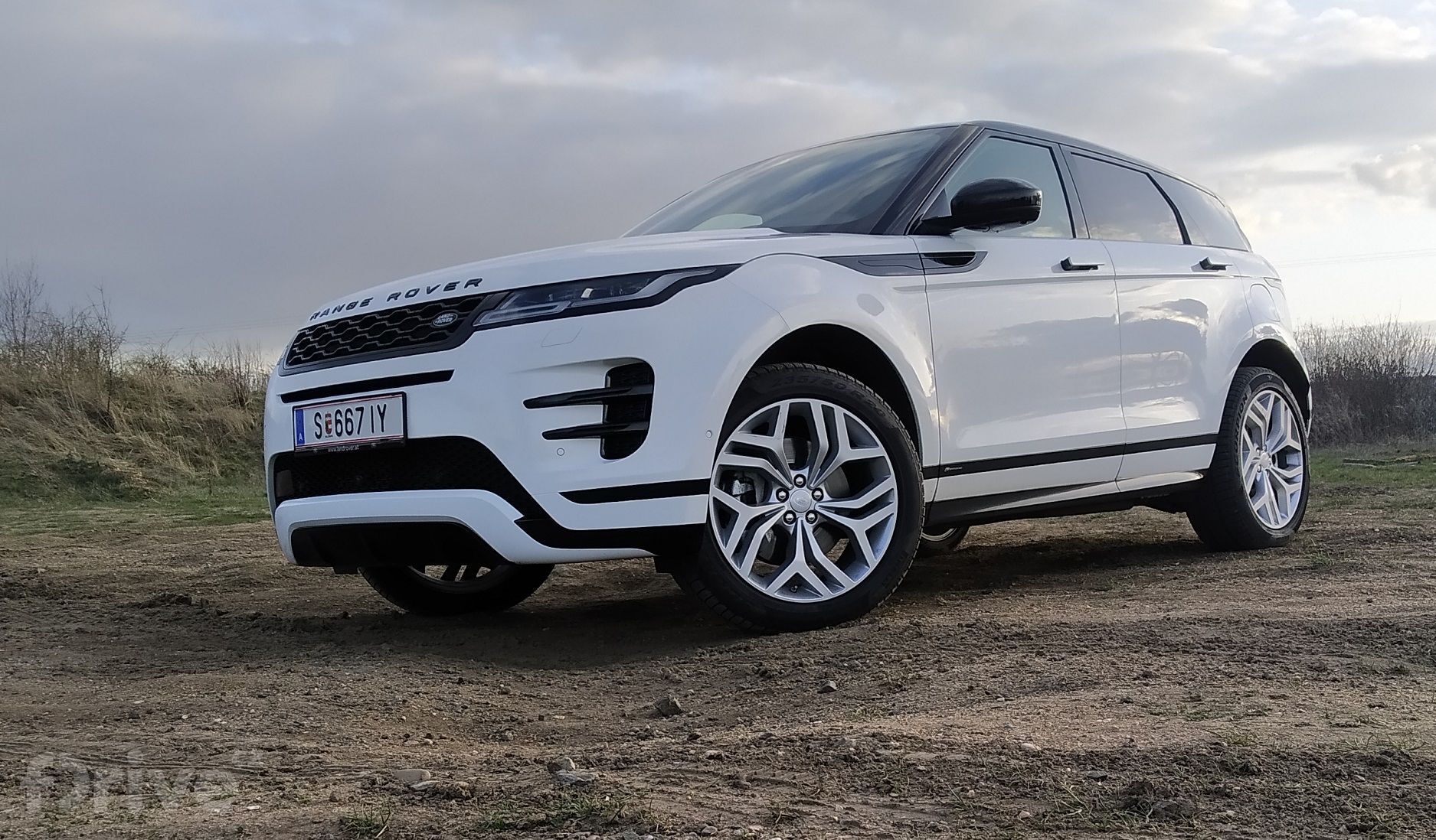 Range Rover Evoque P300e S