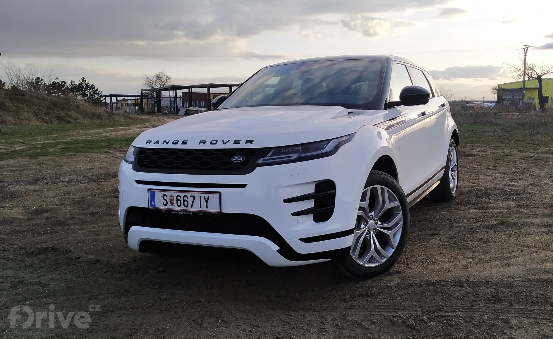 Range Rover Evoque P300e S