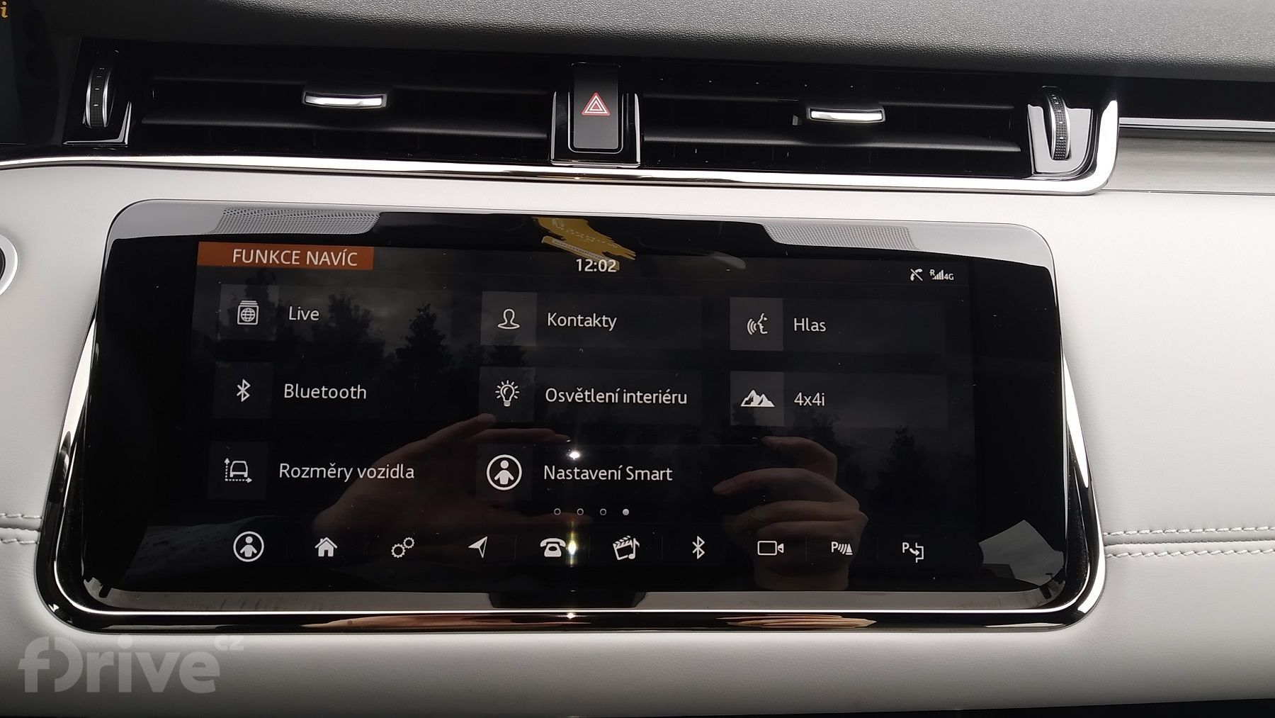 Range Rover Evoque P300e S