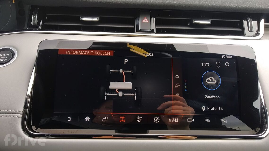 Range Rover Evoque P300e S