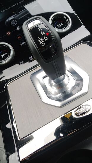 Range Rover Evoque P300e S