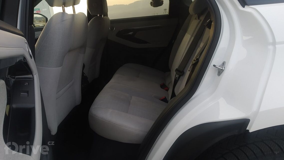 Range Rover Evoque P300e S