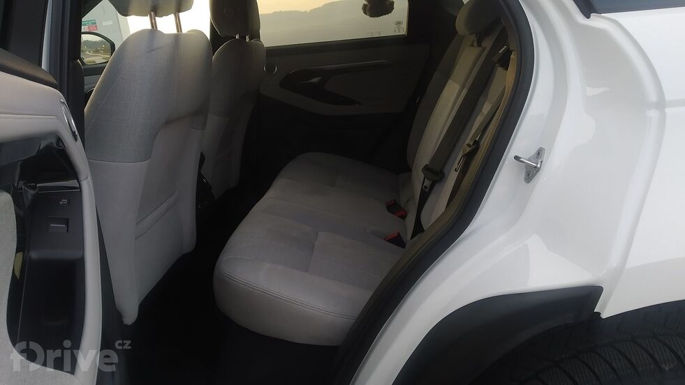 Range Rover Evoque P300e S