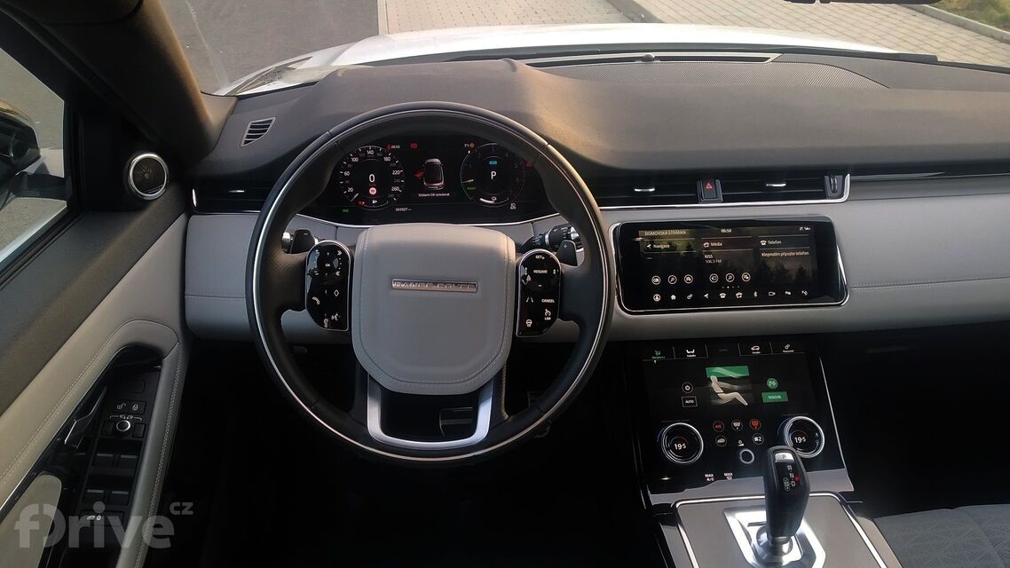 Range Rover Evoque P300e S