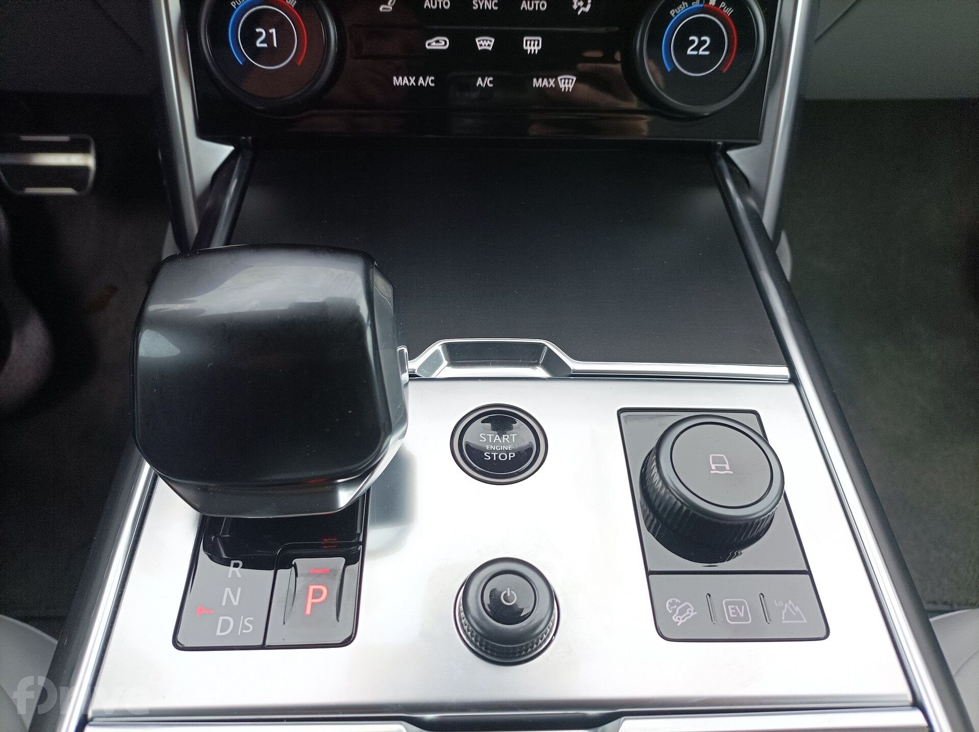 Range Rover P510e SV (2023)