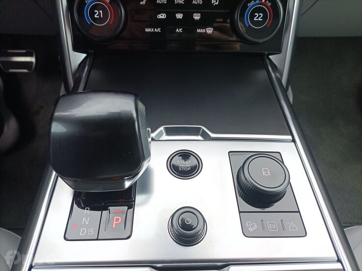 Range Rover P510e SV (2023)