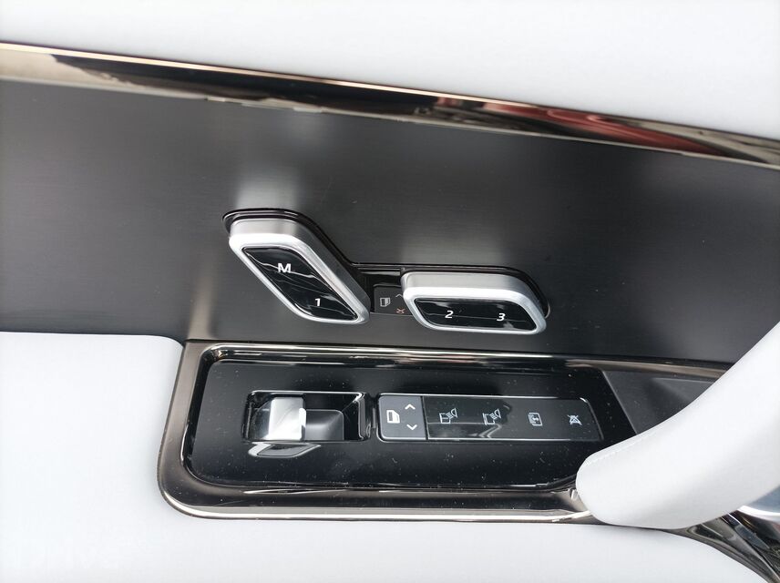 Range Rover P510e SV (2023)