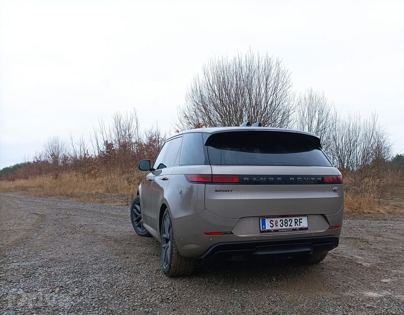 Range Rover Sport D300 Dynamic HSE