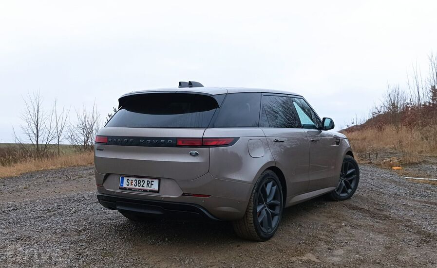 Range Rover Sport D300 Dynamic HSE