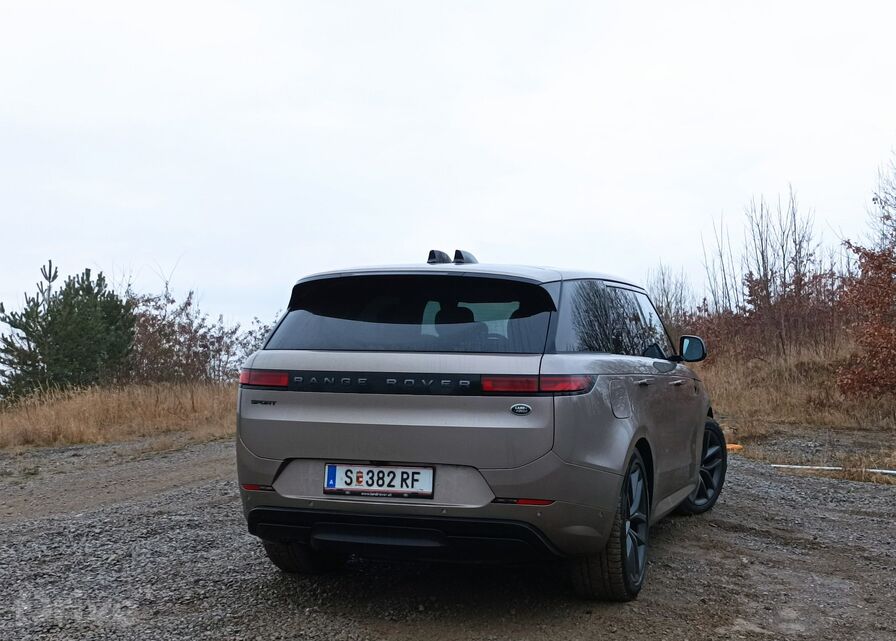 Range Rover Sport D300 Dynamic HSE