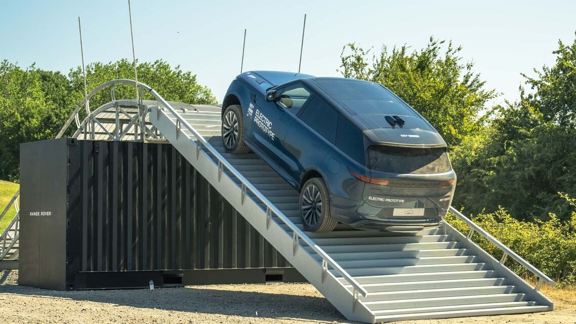 Range Rover Sport Electric