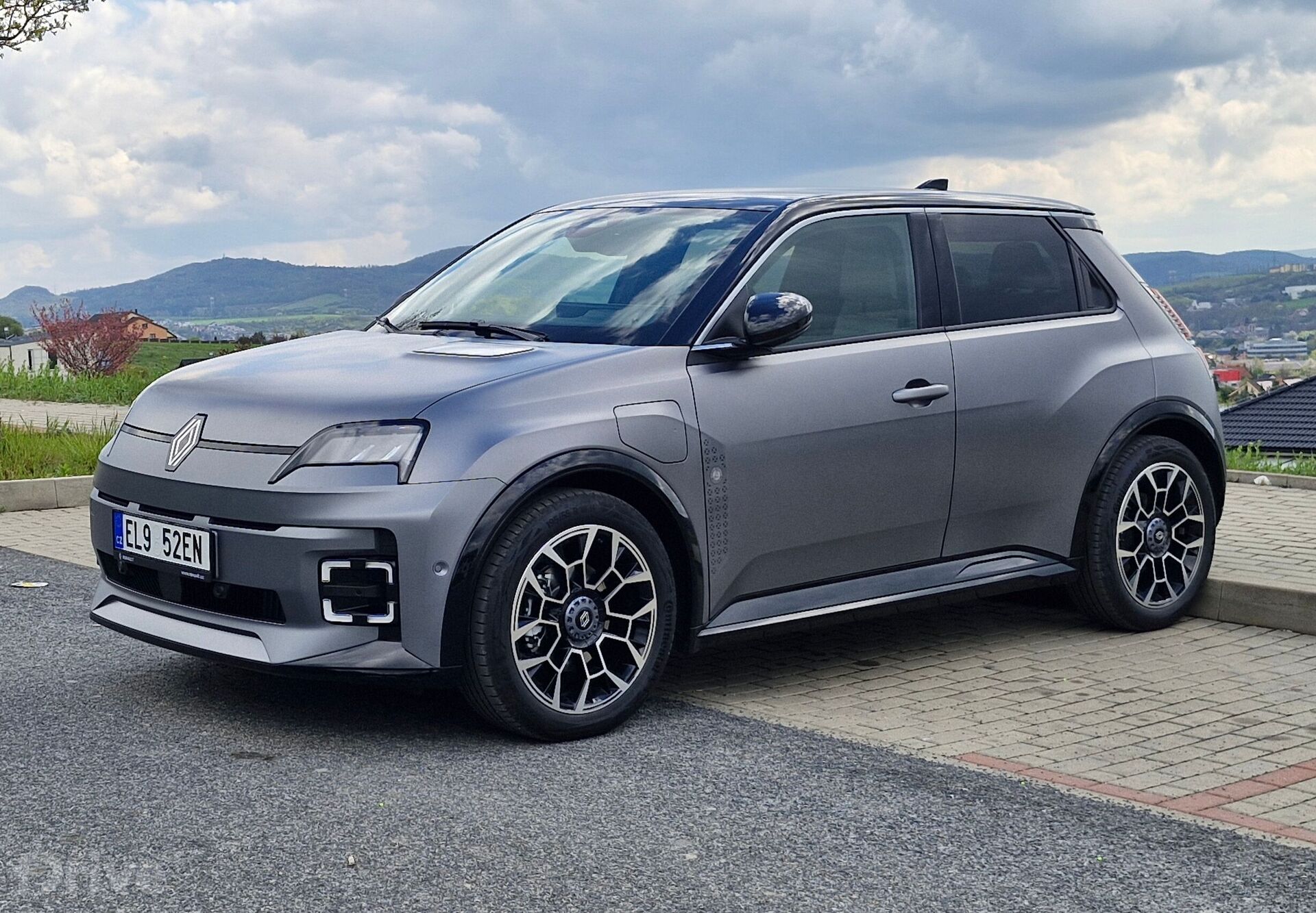 Renault 5 E-Tech Roland Garros