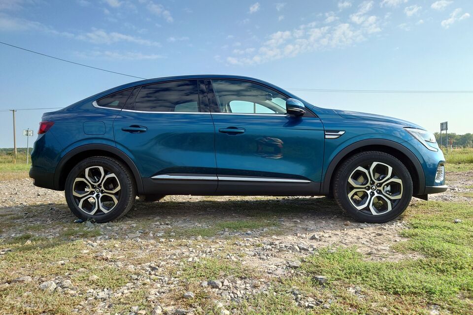 Renault Arkana E-Tech 145