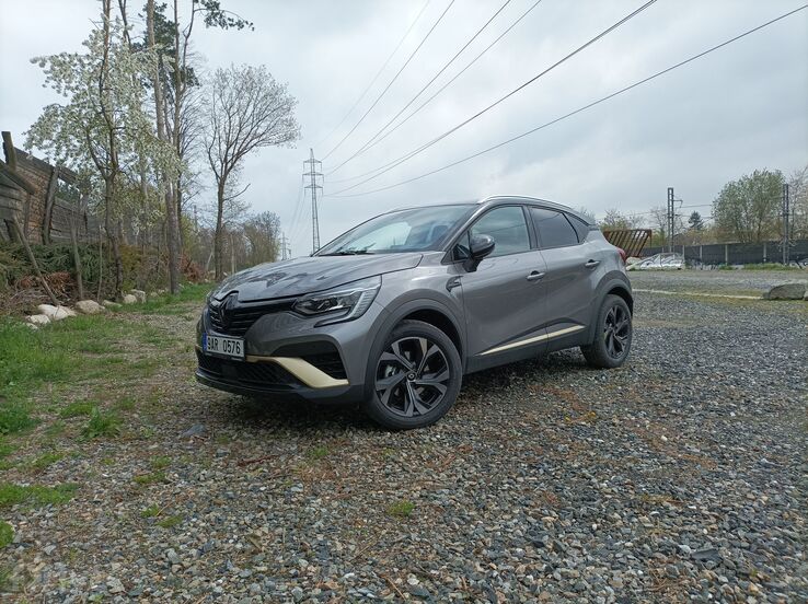Renault Captur E-Tech full hybrid 145