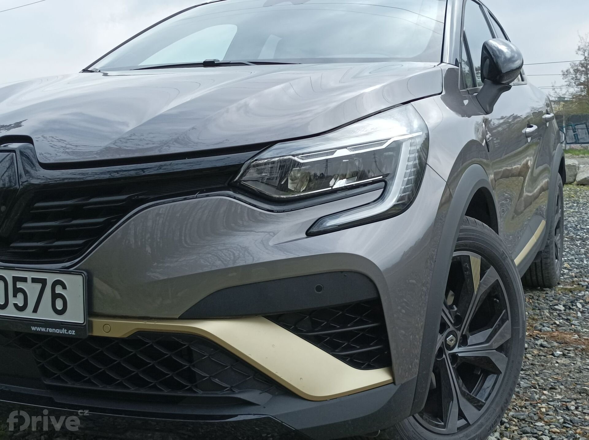 Renault Captur E-Tech full hybrid 145
