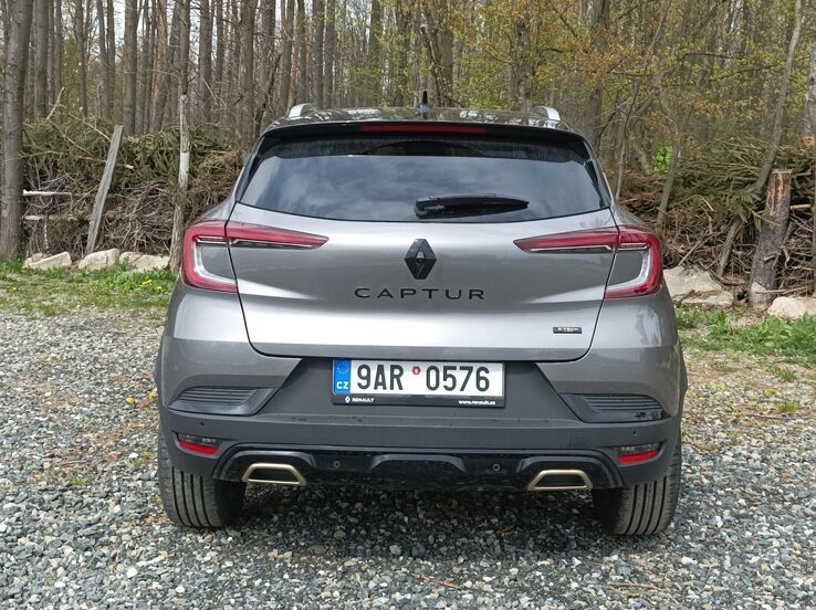 Renault Captur E-Tech full hybrid 145