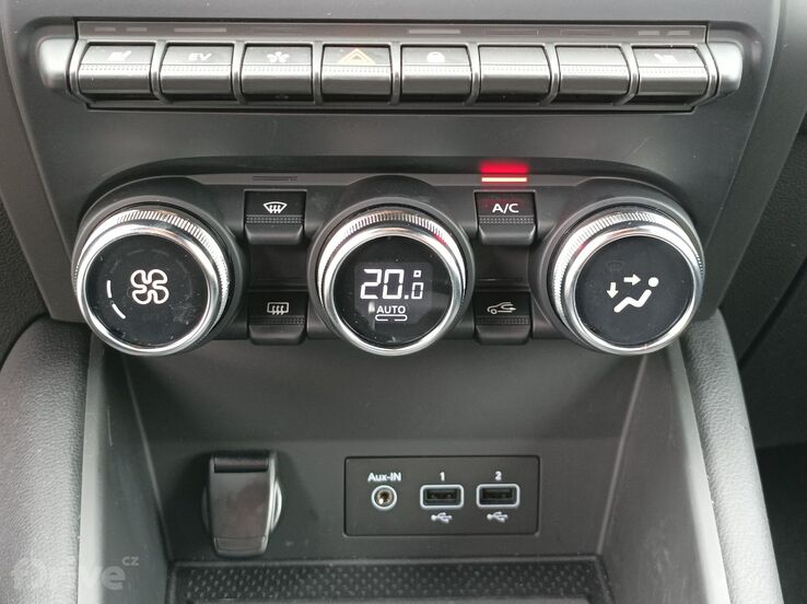 Renault Captur E-Tech full hybrid 145