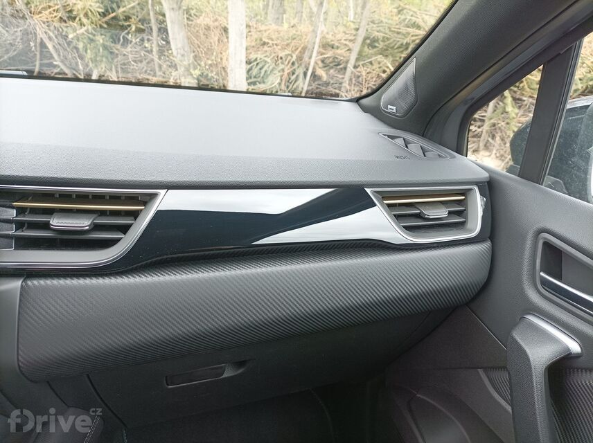 Renault Captur E-Tech full hybrid 145