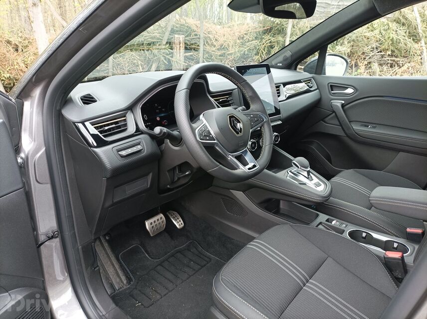 Renault Captur E-Tech full hybrid 145