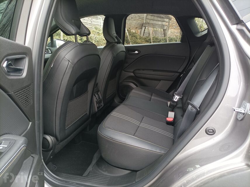 Renault Captur E-Tech full hybrid 145