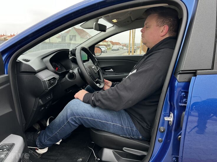 Řidič v Dacia Sandero