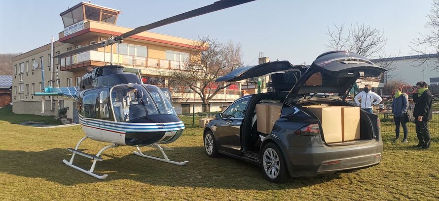 Rozvoz Covmask pomocí elektromobilů