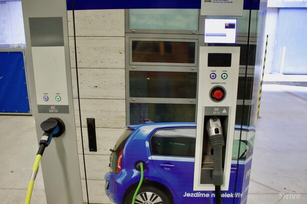 Rychlonabíjecí stanice PRE