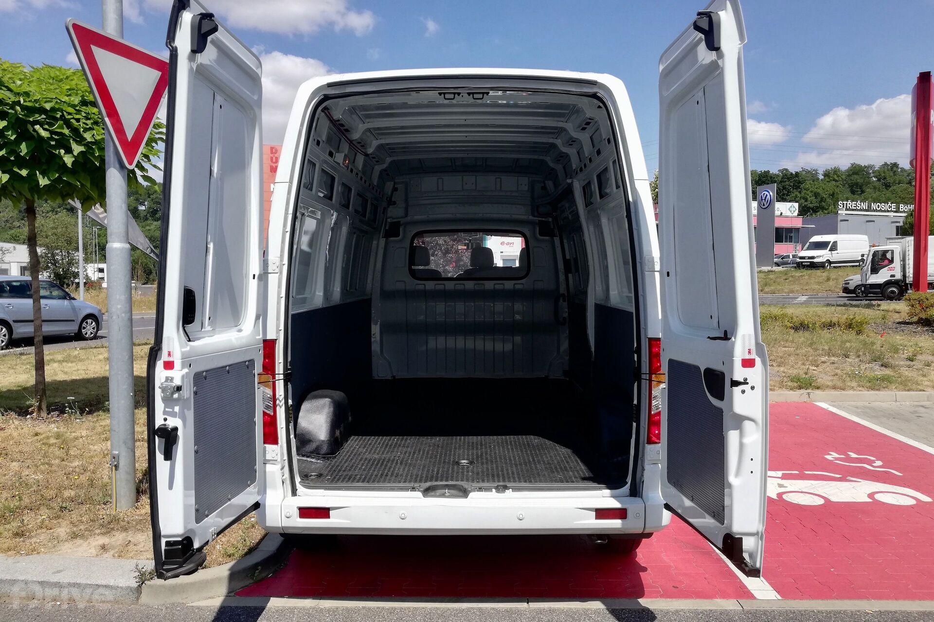 SAIC Motor Maxus EV80