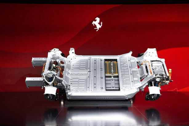 Šasi s baterií Ferrari Elettrica